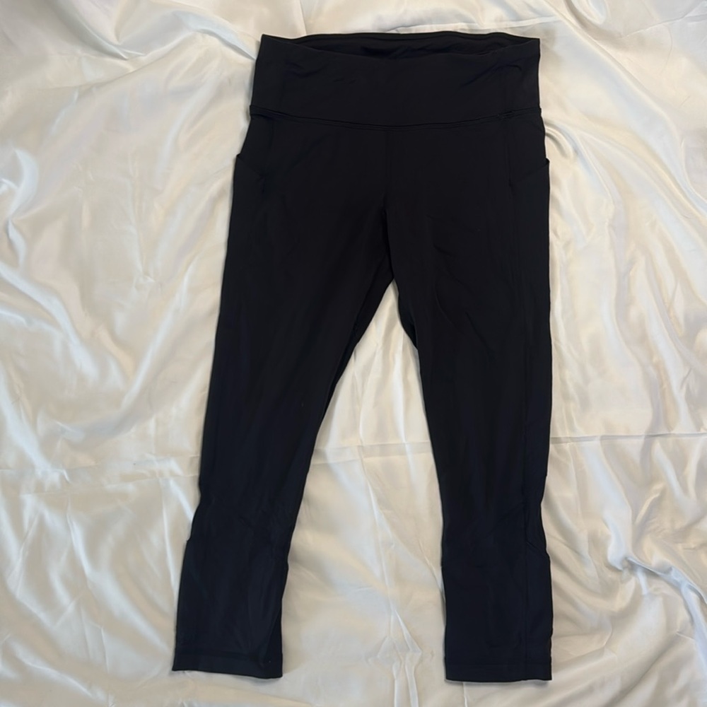 Lululemon cropped running leggings. Item 037
